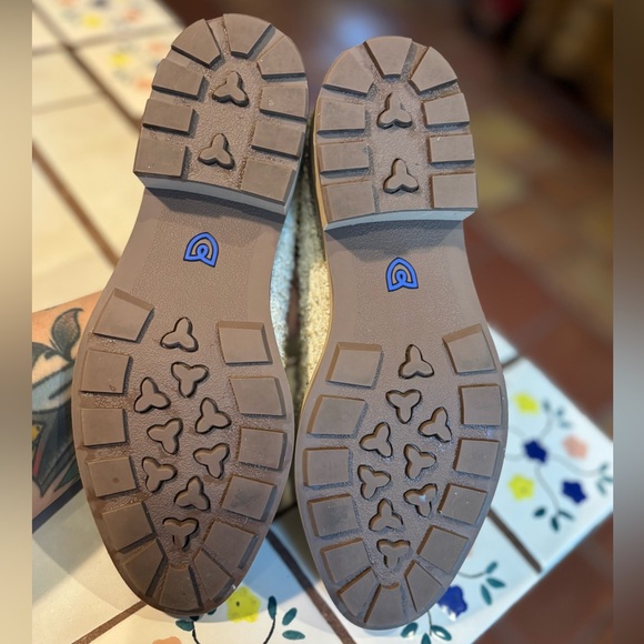 Rothys The Lug Loafer  Slip-On Snowcap Boucle Shoes Size 8 - Picture 2 of 5